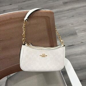 Coach Teri Shoulder Bag In Signature Canvas☁️☁️